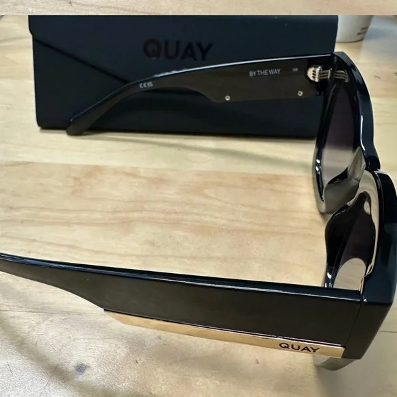 NIB QUAY BU THE WAY SUNGLASSES - Picture 6 of 6